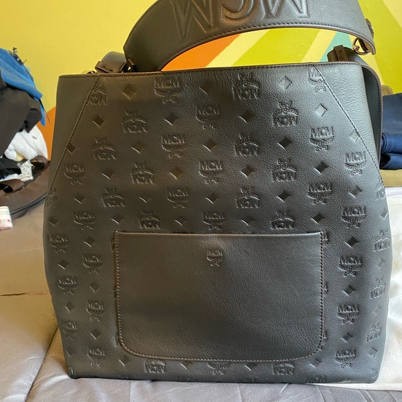 MCM Large Clara Hobo NWT - Picture 1 of 8